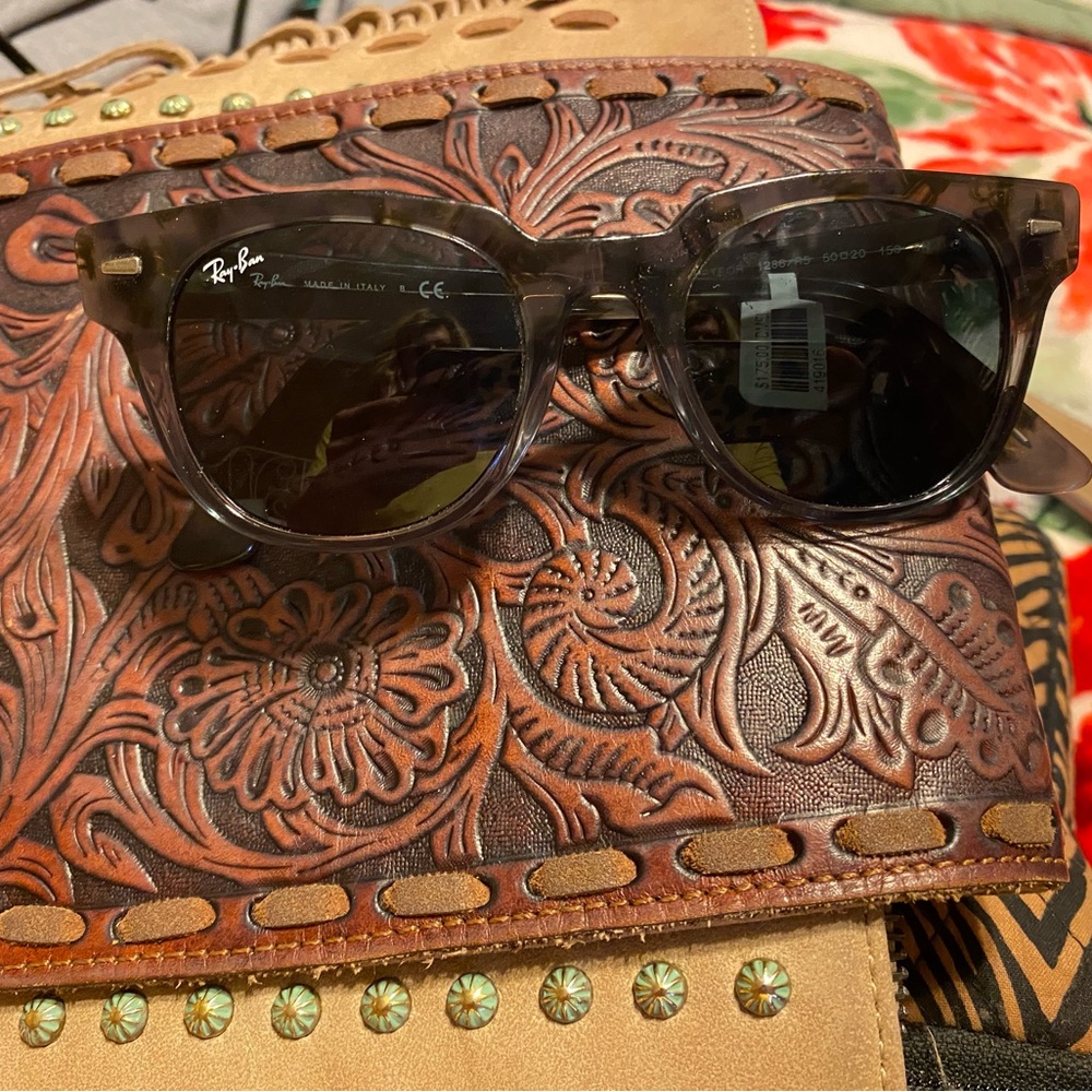 Ray-Ban Black Sunglasses